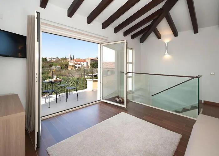 Santa Domenica 펜션 포레치